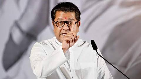 राज ठाकरे ने फडणवीस को दी चेतावनी, कहा- 'पहली कक्षा से हिंदी पढ़ाई तो स्कूल बंद कर दिए जाएंगे'